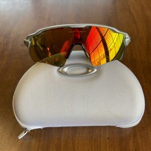 COPY - Oakley‘s sport sunglasses